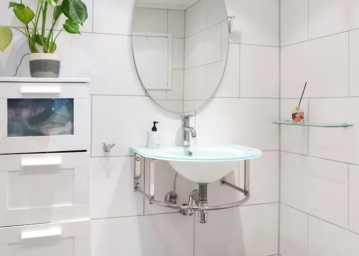 Charming Skuteviken *