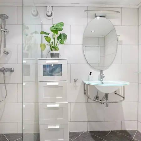 Charming Skuteviken *