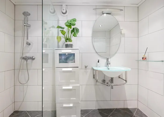 Charming Skuteviken *